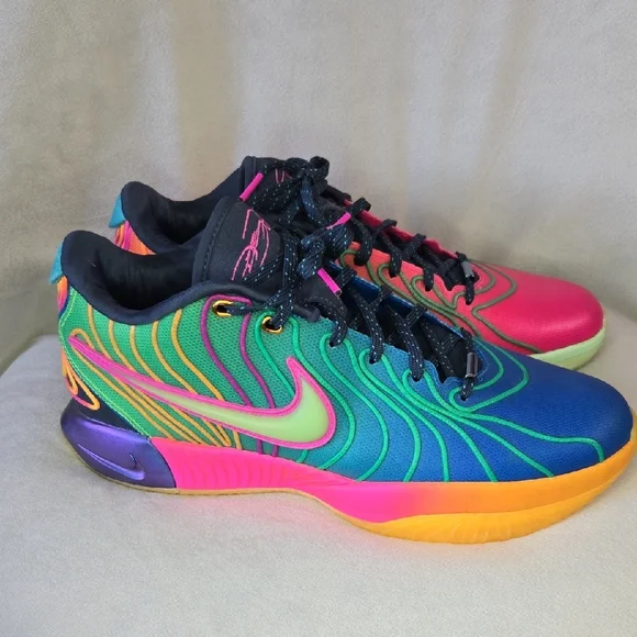Nike Multicolor Wave Sneakers - Picture 2 of 13